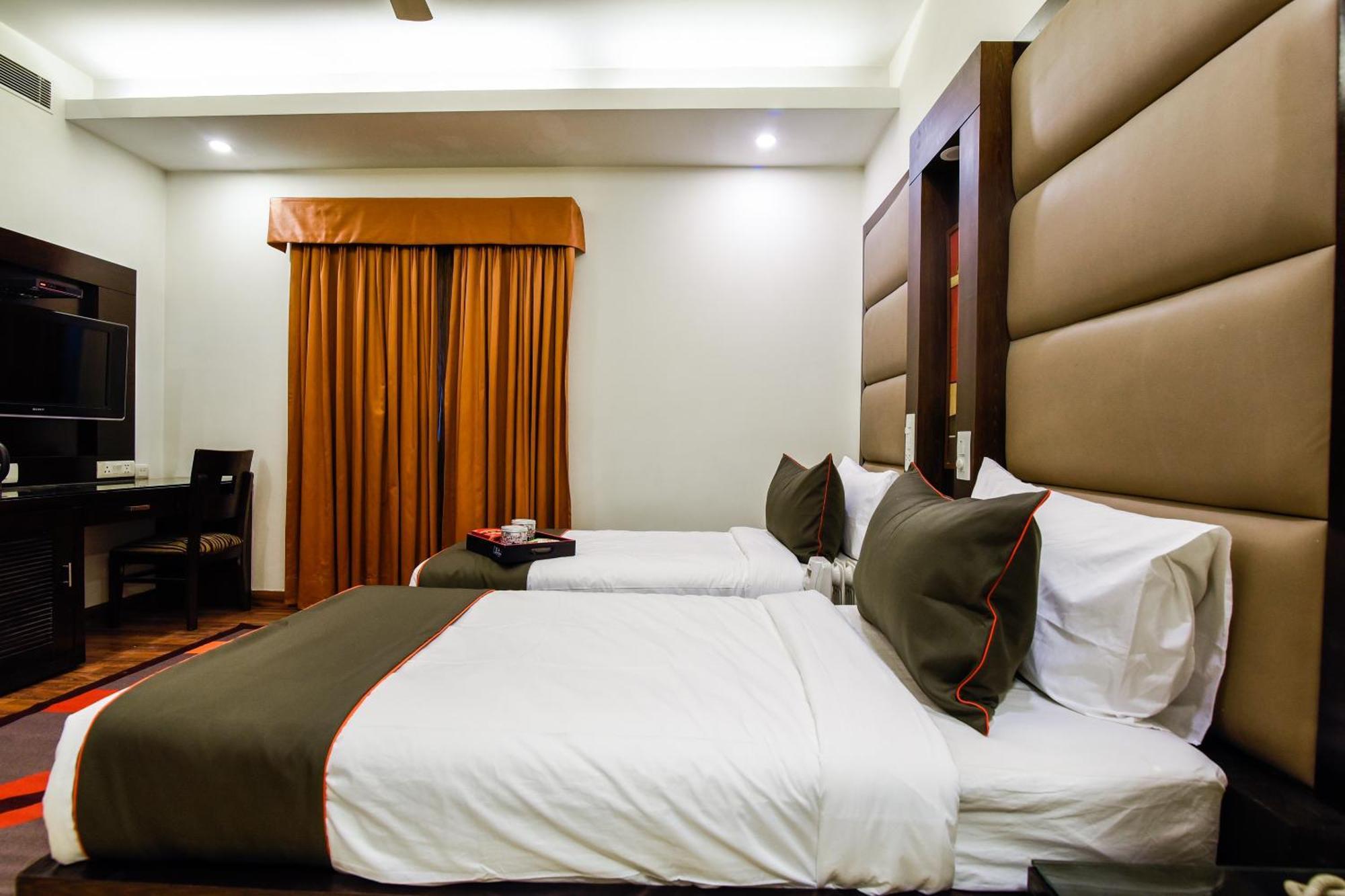 Hotel O Venkata Sai Sadan Mathrusree Nagar Kondapur  Eksteriør billede