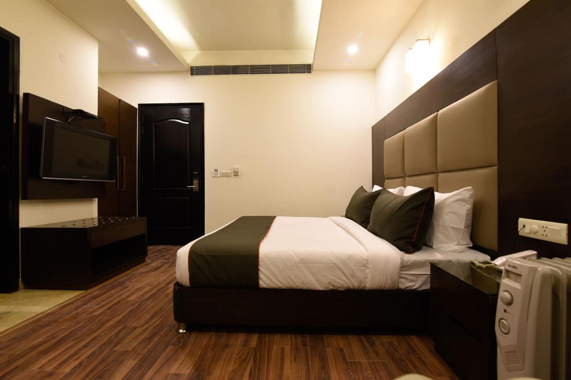 Hotel O Venkata Sai Sadan Mathrusree Nagar Kondapur  Eksteriør billede