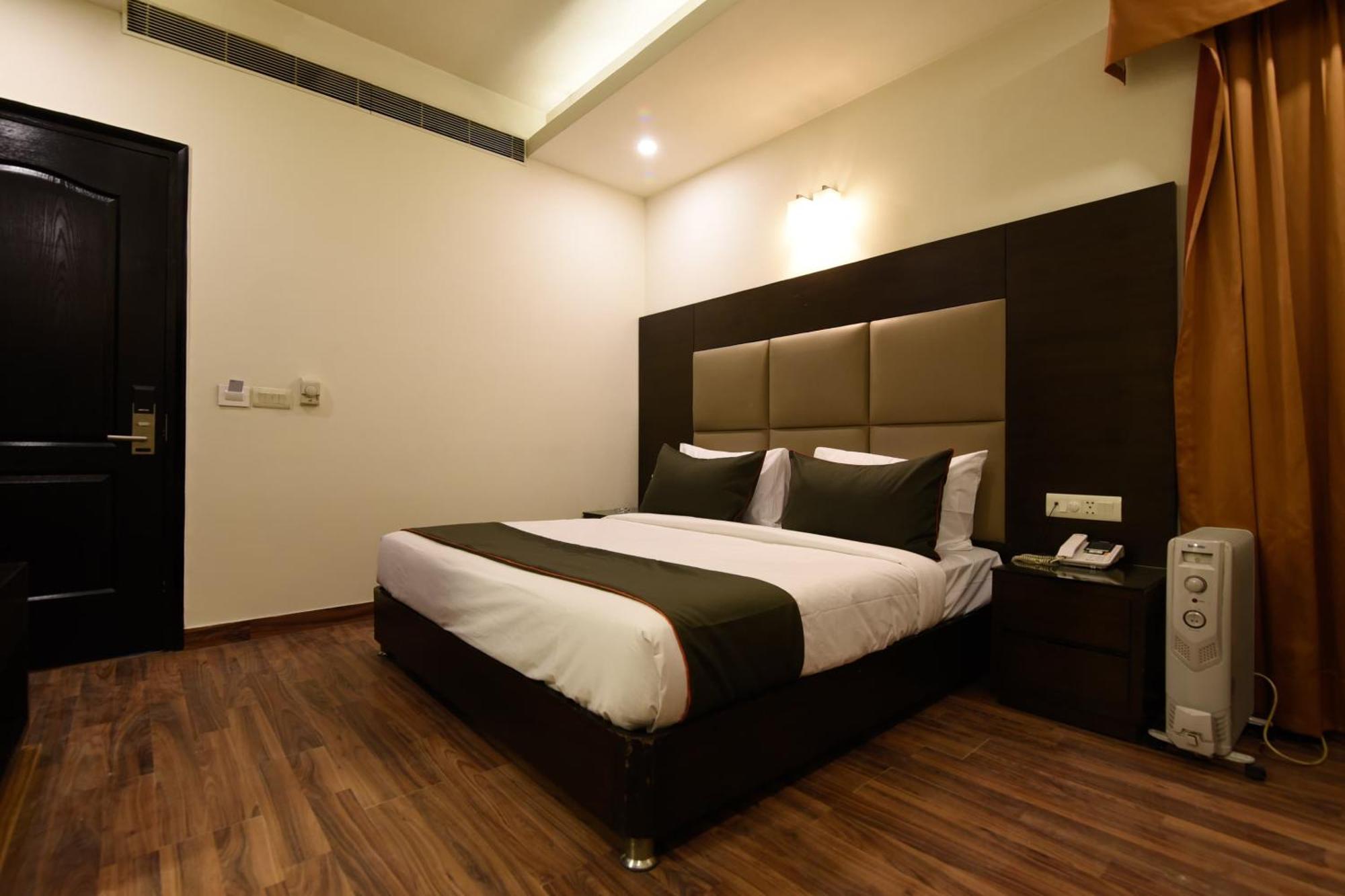 Hotel O Venkata Sai Sadan Mathrusree Nagar Kondapur  Eksteriør billede