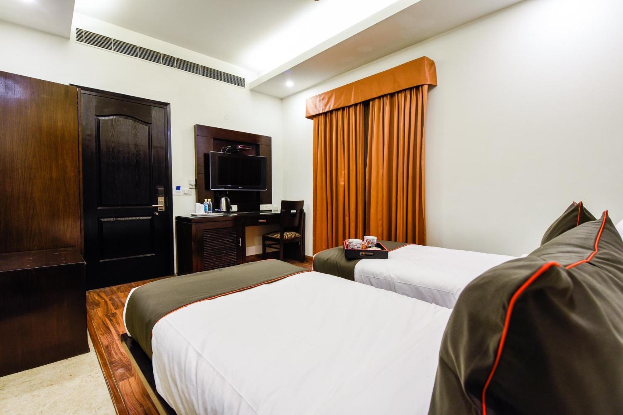 Hotel O Venkata Sai Sadan Mathrusree Nagar Kondapur  Eksteriør billede